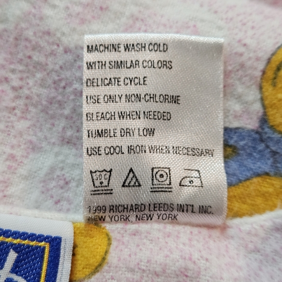 Vintage Winnie The Pooh 1 Piece Pajama Flannel Womens Size XL 4 Button Disney - Picture 7 of 7